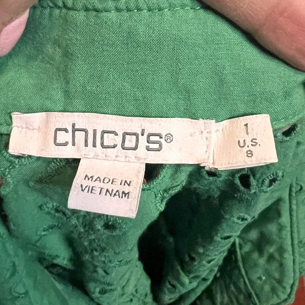Chico’s eyelet billow sleeve shirt, green, size 8, 19” pit to pit  (B4) - Picture 7 of 7